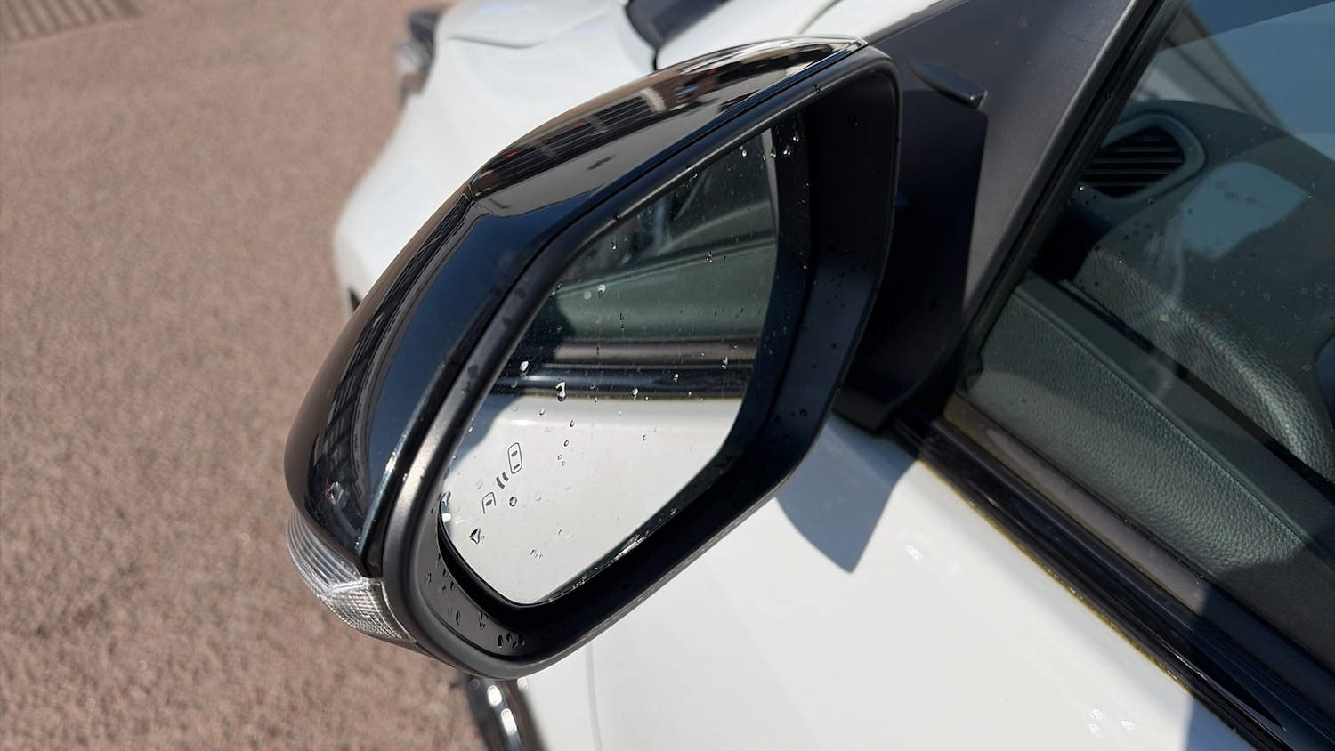 Used Toyota Yaris 2023 for sale - 77775005: Photo 32