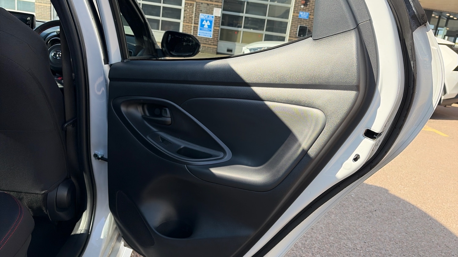 Used Toyota Yaris 2023 for sale - 77775005: Photo 43