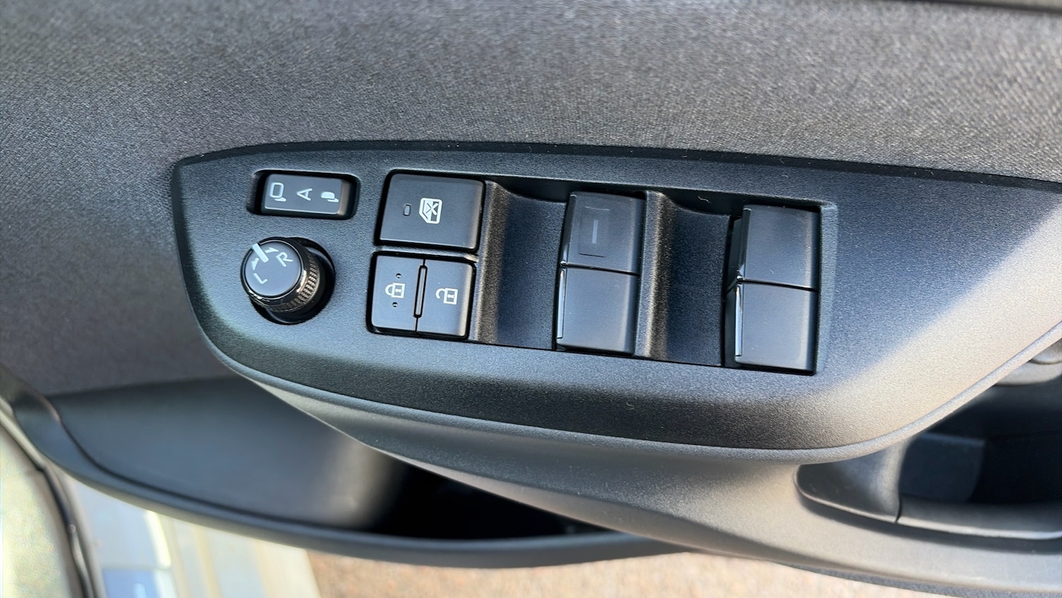 Used Toyota Yaris 2023 for sale - 77775005: Photo 46