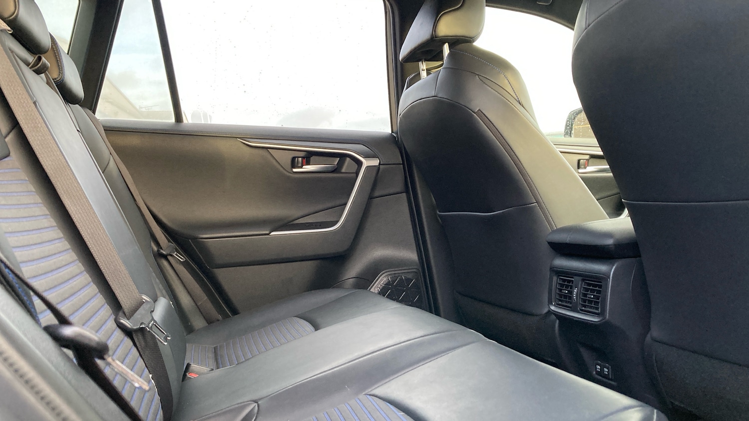 Used Toyota RAV4 2020 for sale - 76845211: Photo 12