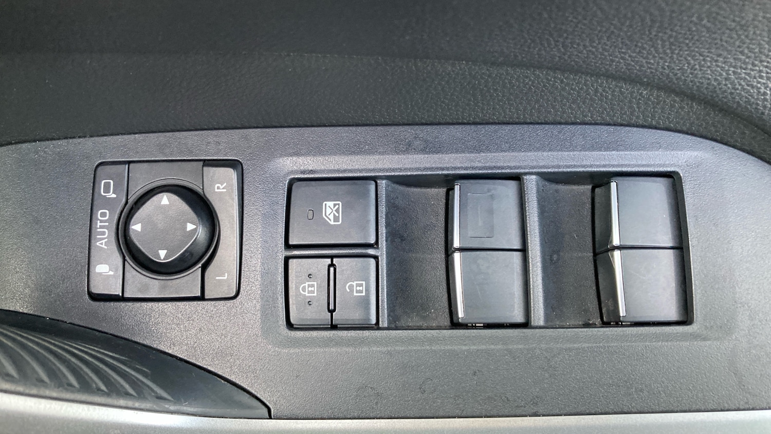 Used Toyota RAV4 2020 for sale - 76845211: Photo 35