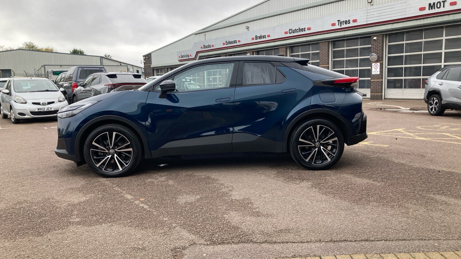 Used Toyota C-HR 2024 for sale - 76504897: Photo 17