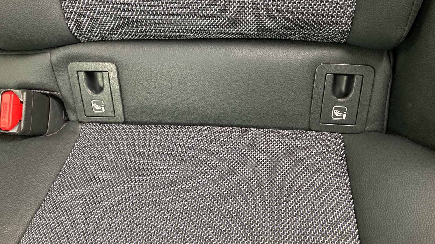 Used Toyota C-HR 2024 for sale - 76504897: Photo 27