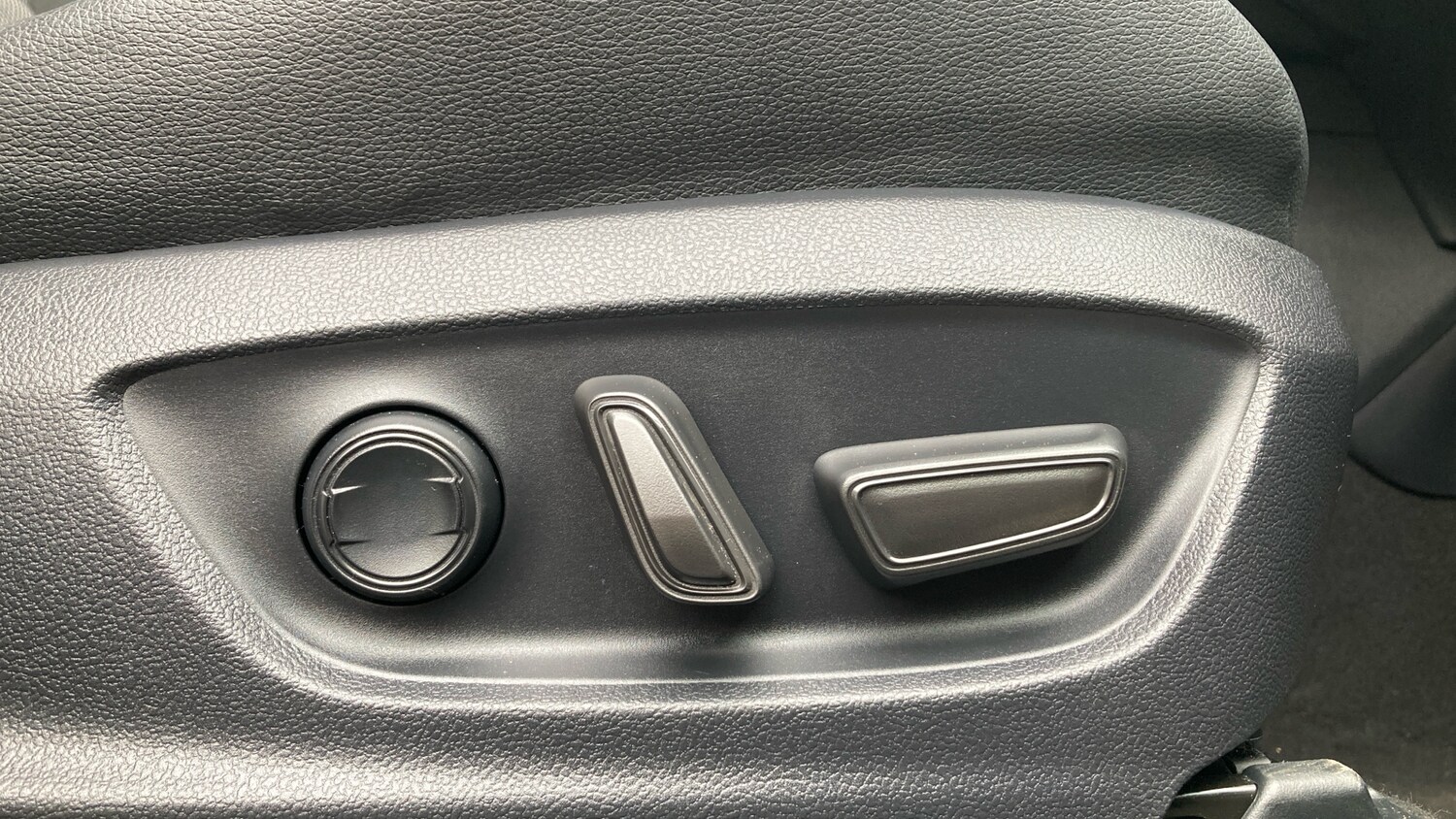 Used Toyota C-HR 2024 for sale - 76504897: Photo 36