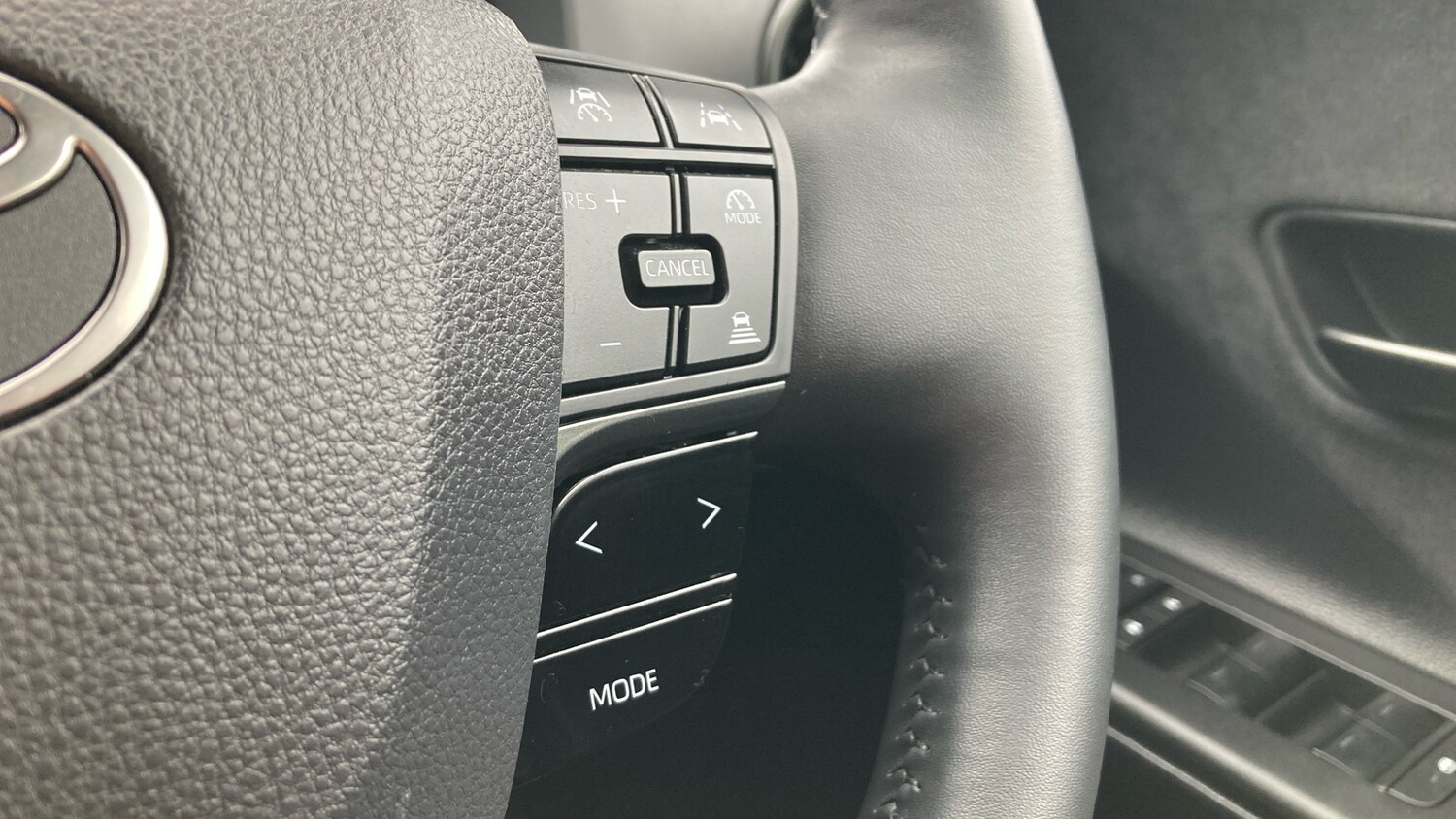 Used Toyota C-HR 2024 for sale - 76504897: Photo 38