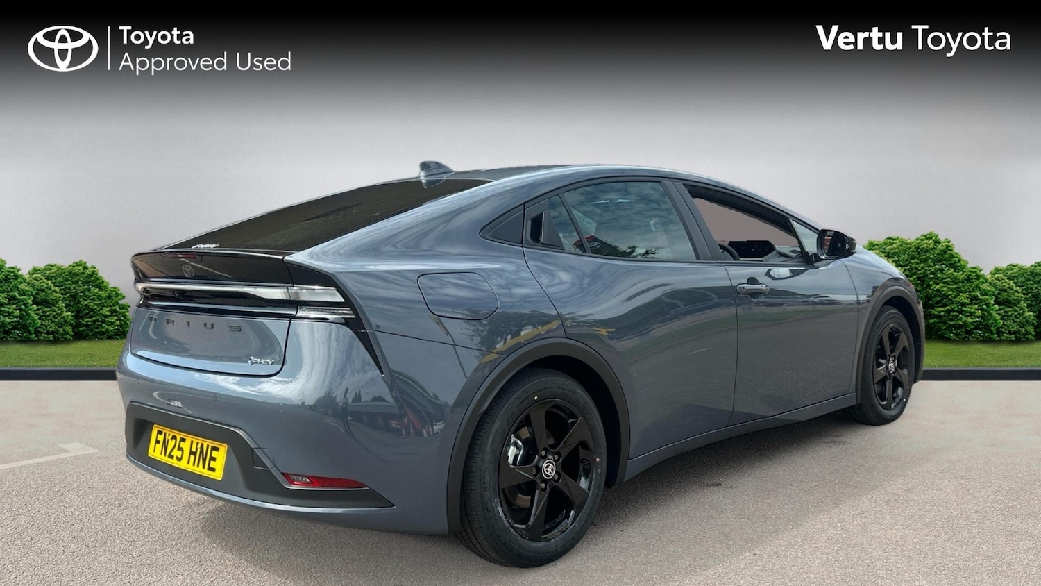 Used Toyota Prius 2025 for sale - 76931559: Photo 2