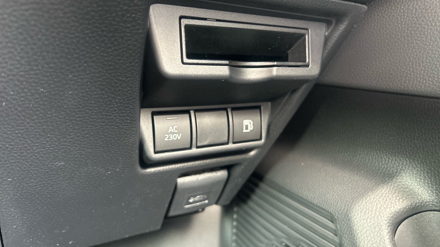 Used Toyota Prius 2025 for sale - 76931559: Photo 39