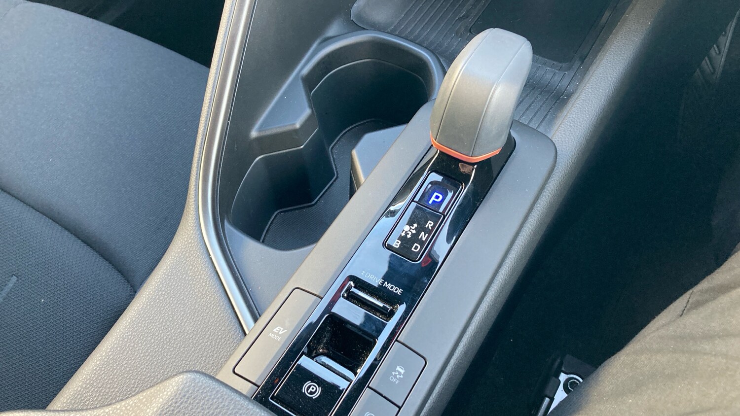 Used Toyota C-HR 2025 for sale - 77715215: Photo 24