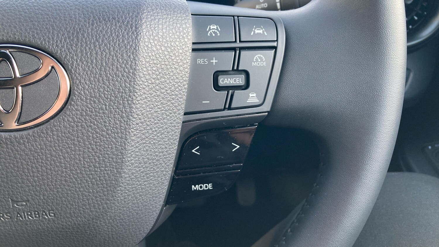 Used Toyota C-HR 2025 for sale - 77715215: Photo 26