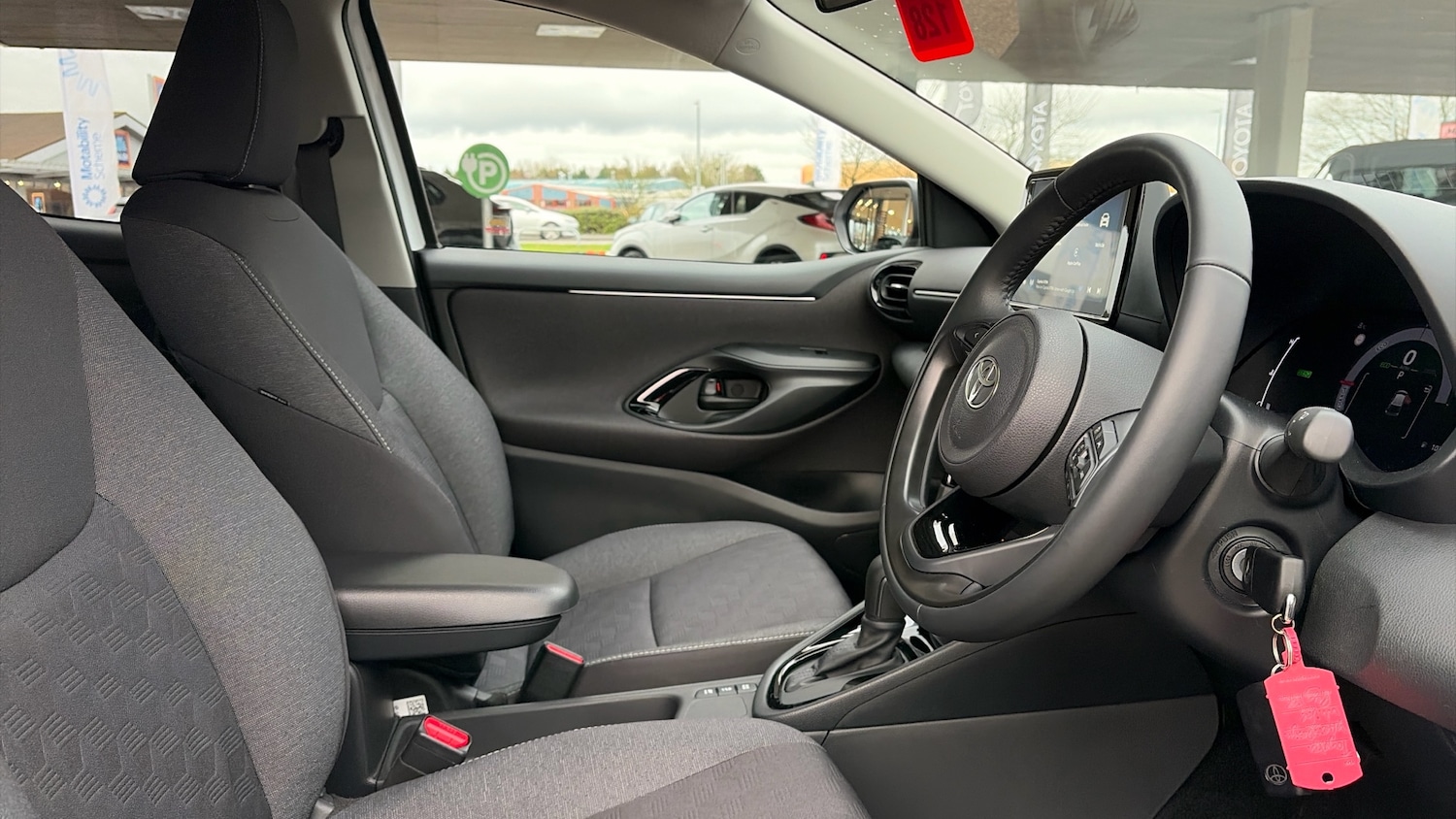 Used Toyota Yaris 2024 for sale - 77151852: Photo 11