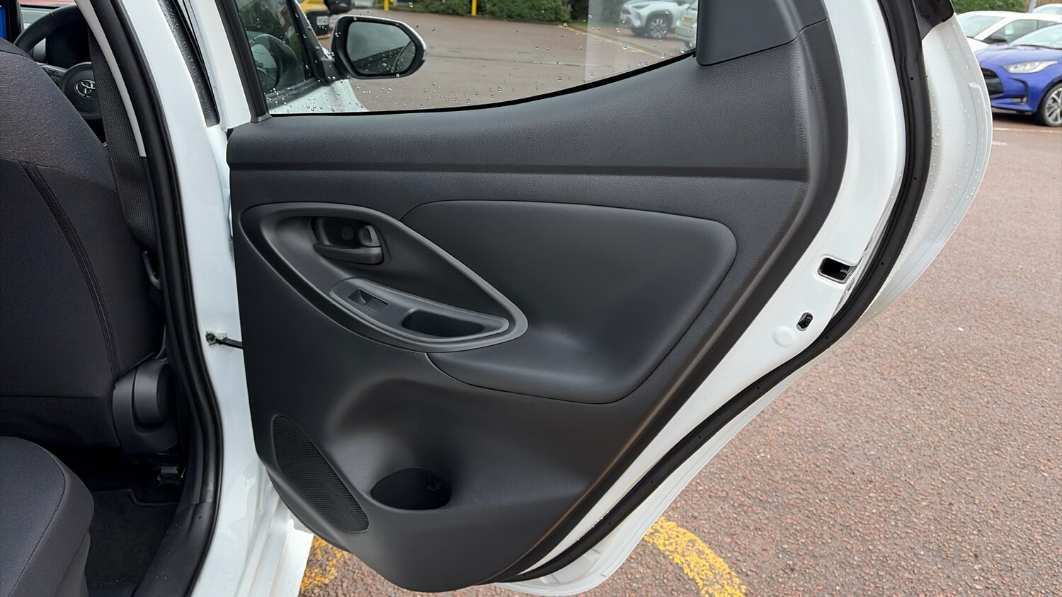 Used Toyota Yaris 2024 for sale - 77151852: Photo 42