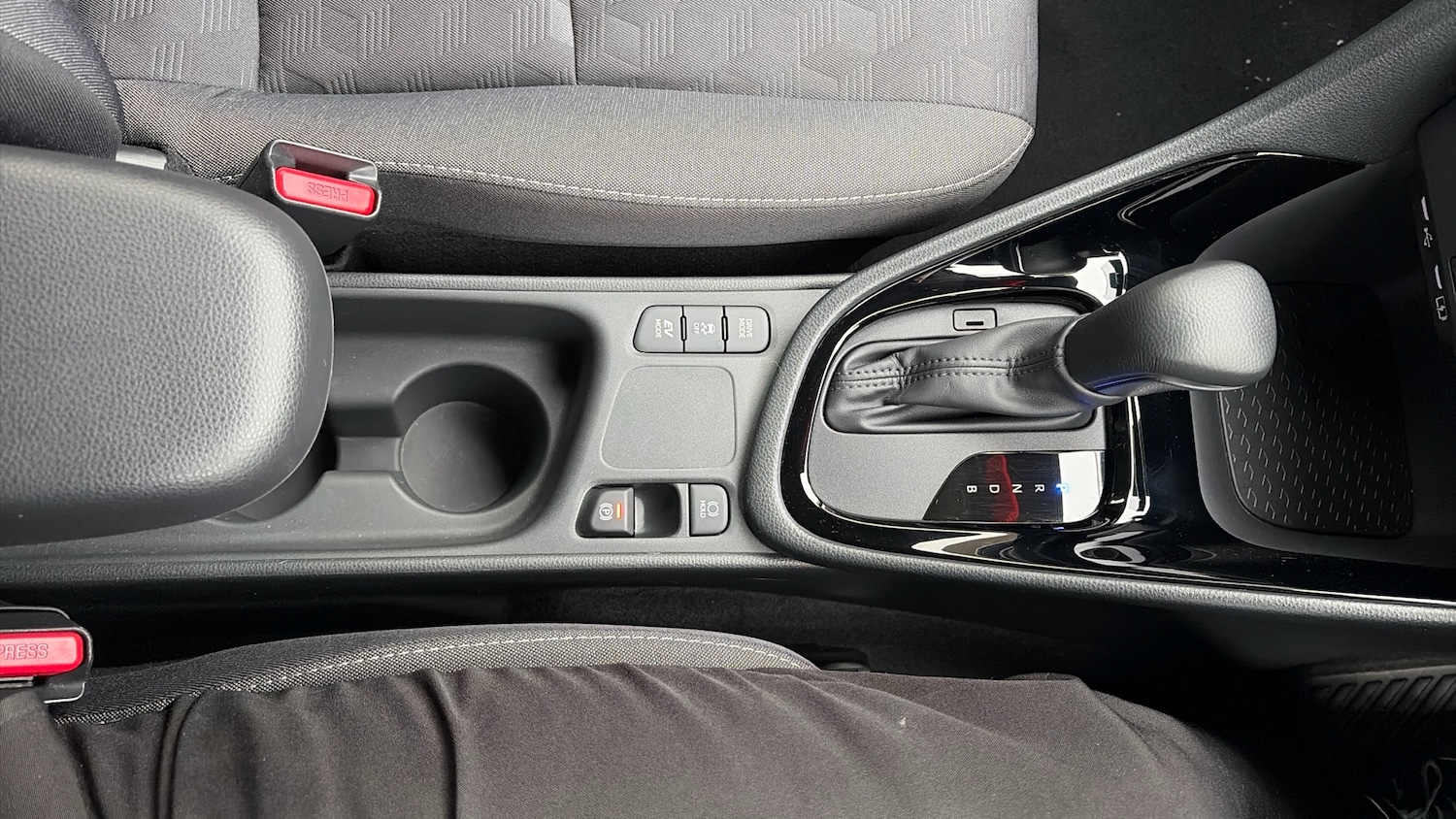 Used Toyota Yaris 2024 for sale - 77151852: Photo 50