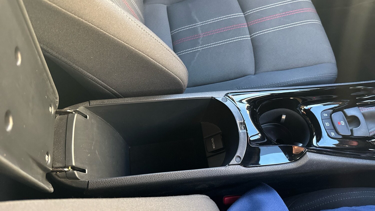 Used Toyota C-HR 2021 for sale - 76860156: Photo 40