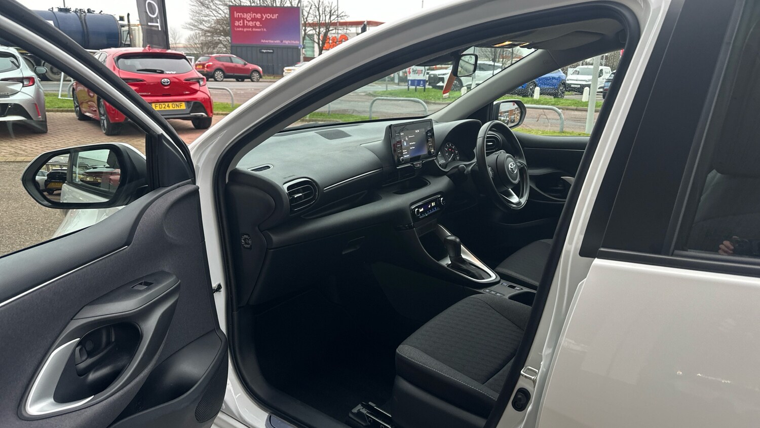 Used Toyota Yaris 2022 for sale - 78025932: Photo 10