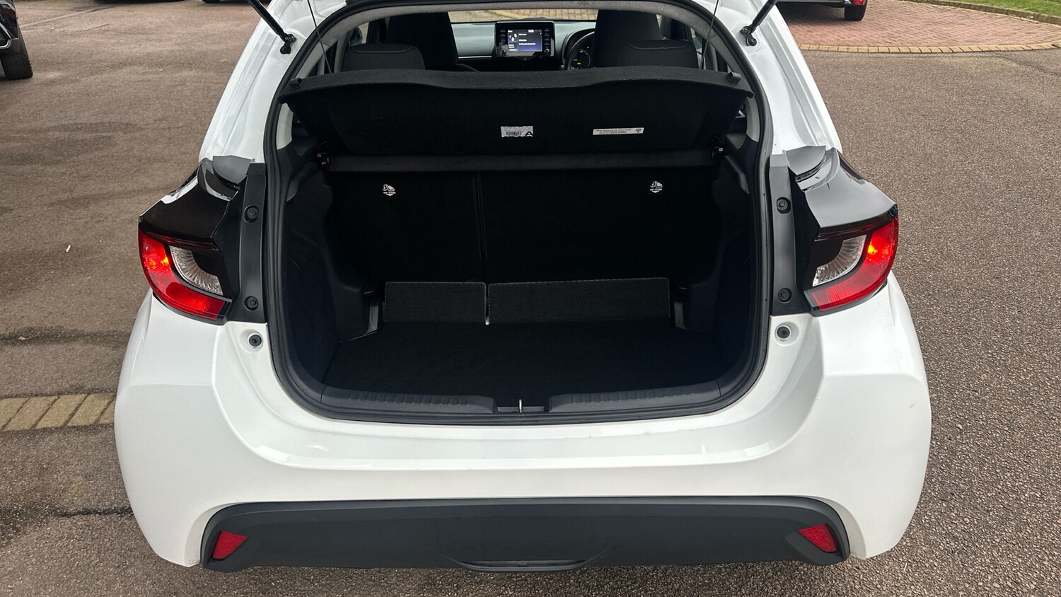 Used Toyota Yaris 2022 for sale - 78025932: Photo 14