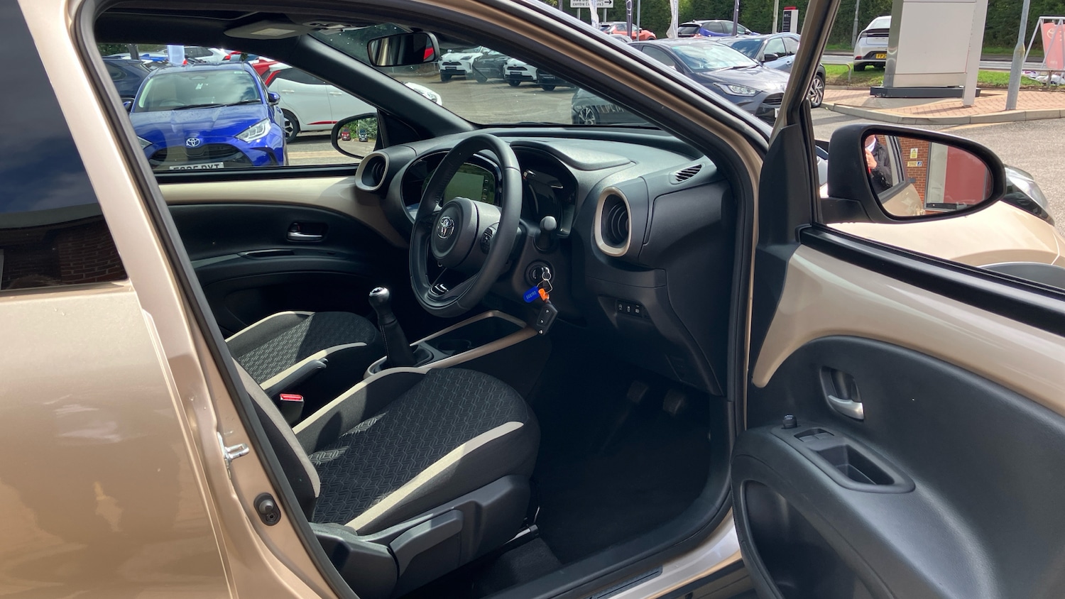 Used Toyota Aygo X 2023 for sale - 76415654: Photo 11