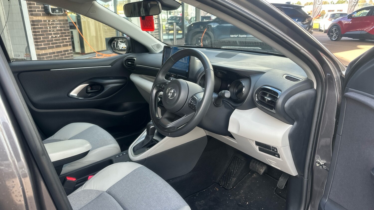 Used Toyota Yaris 2023 for sale - 77921191: Photo 11