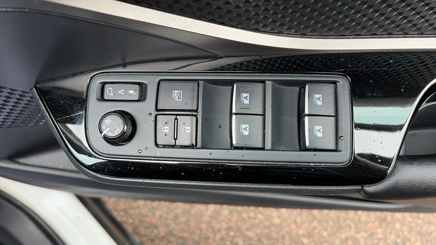 Used Toyota C-HR 2019 for sale - 77385038: Photo 43