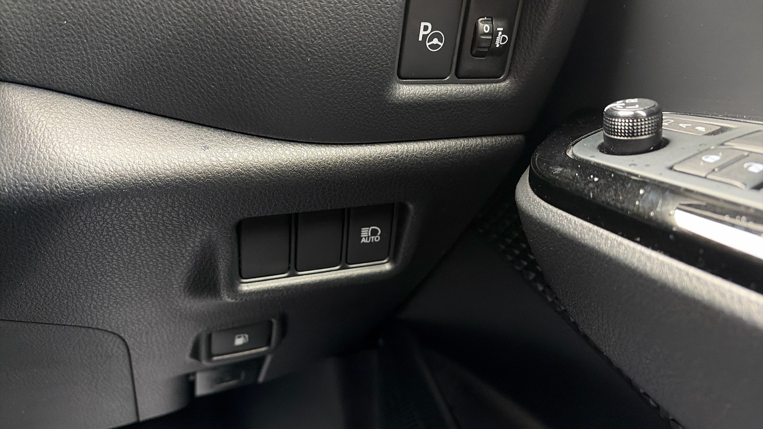 Used Toyota C-HR 2019 for sale - 77385038: Photo 46