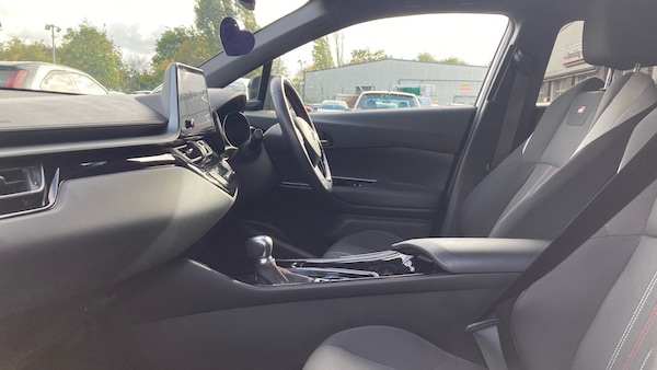 Used Toyota C-HR 2023 for sale - 76170609: Photo 10