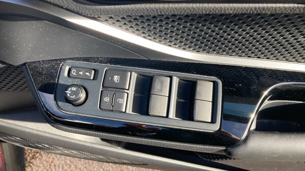 Used Toyota C-HR 2023 for sale - 76170609: Photo 47