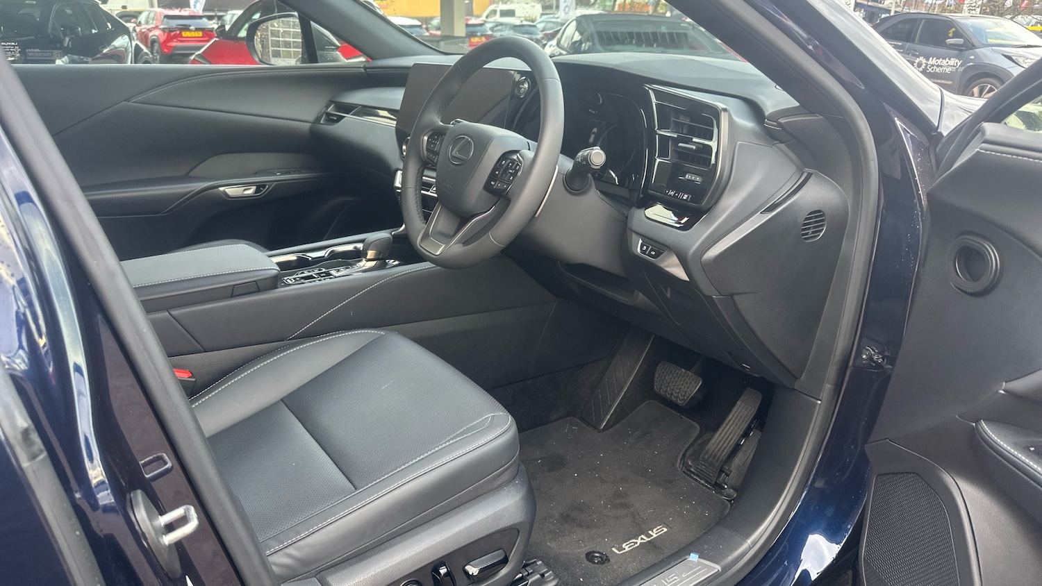 Used Lexus RX 2023 for sale - 77184775: Photo 11