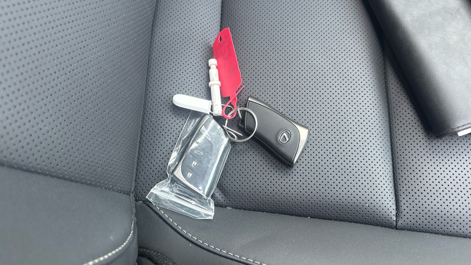 Used Lexus RX 2023 for sale - 77184775: Photo 34