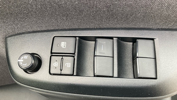 Used Toyota Yaris Cross 2023 for sale - 76170610: Photo 31