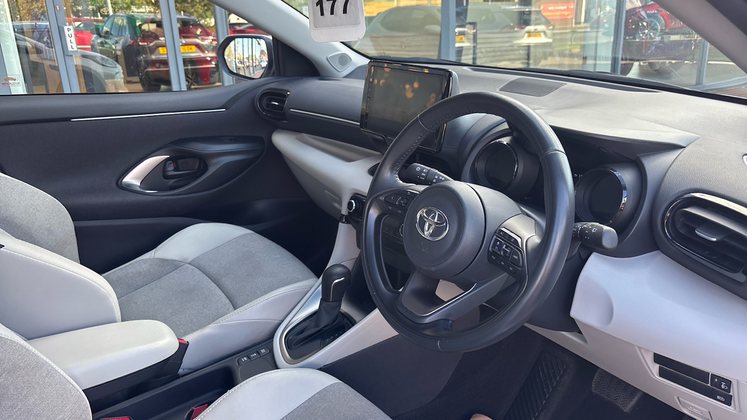 Used Toyota Yaris 2023 for sale - 76028070: Photo 11
