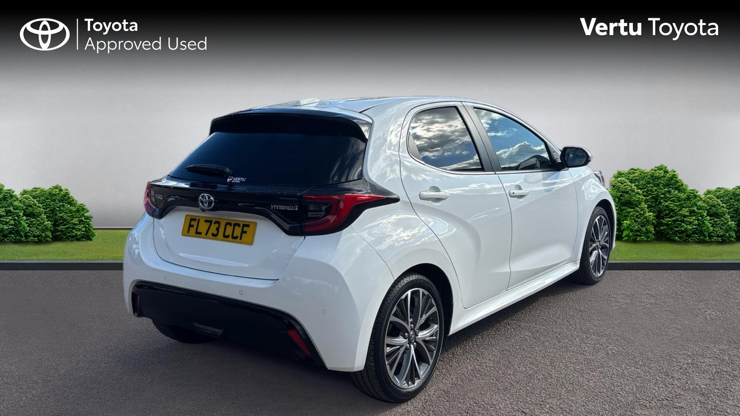 Used Toyota Yaris 2023 for sale - 76028070: Photo 2