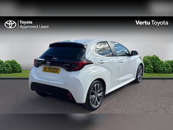 Used Toyota Yaris 2023 for sale - 76028070: Photo 2