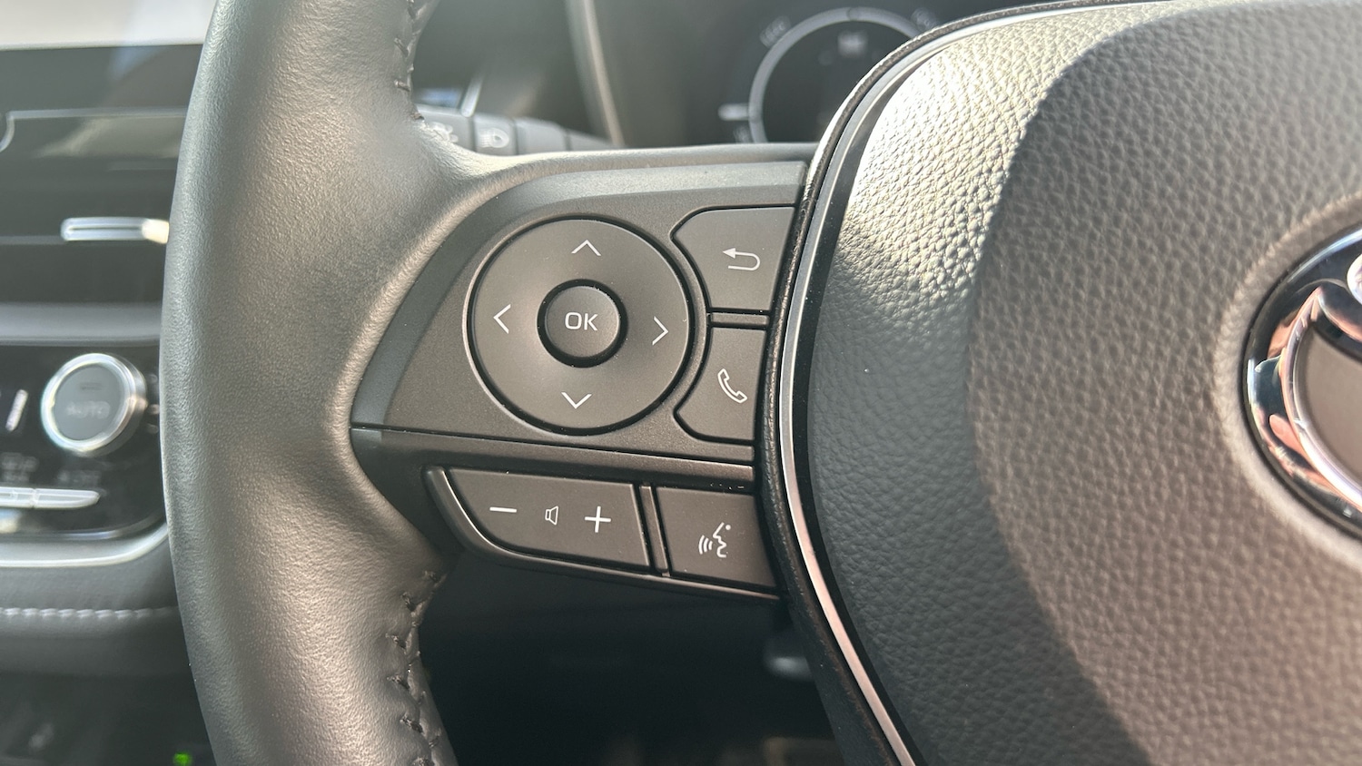 Used Toyota Corolla 2024 for sale - 77189100: Photo 32