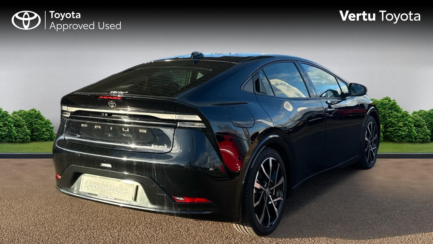 Used Toyota Prius 2024 for sale - 77192096: Photo 2