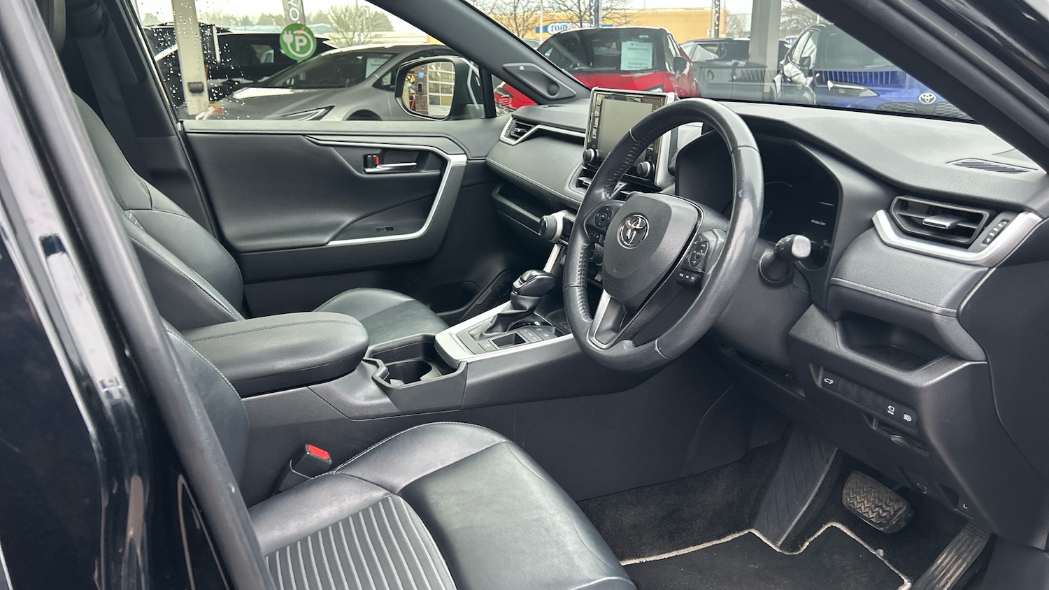 Used Toyota RAV4 2021 for sale - 77641237: Photo 11