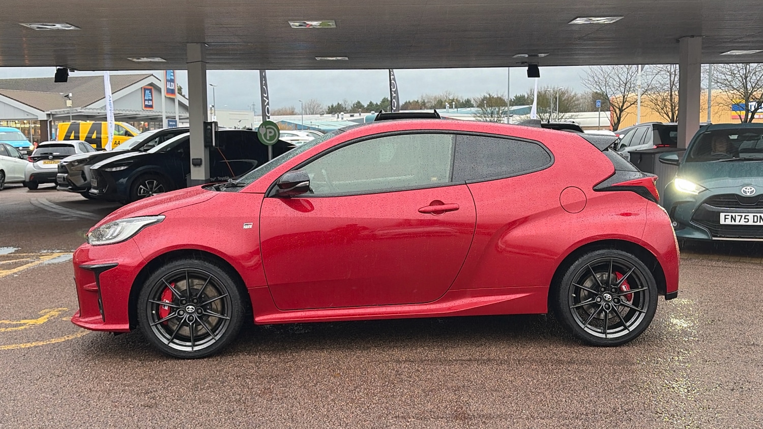 Used Toyota Yaris 2020 for sale - 76945320: Photo 17