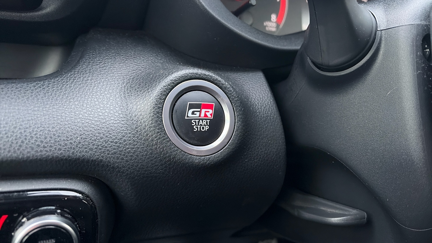 Used Toyota Yaris 2020 for sale - 76945320: Photo 35