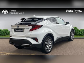 Used Toyota C-HR 2023 for sale - 75788102: Photo