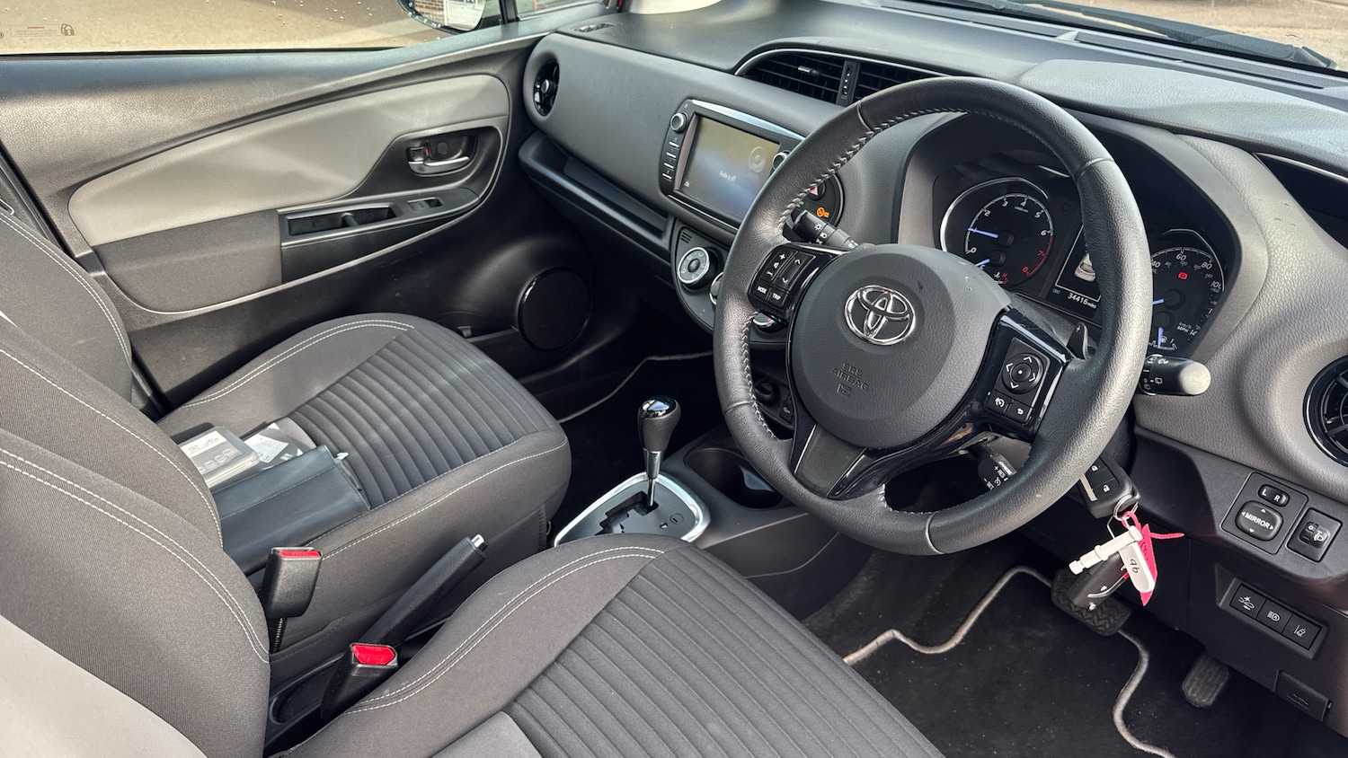 Used Toyota Yaris 2019 for sale - 76640943: Photo 11