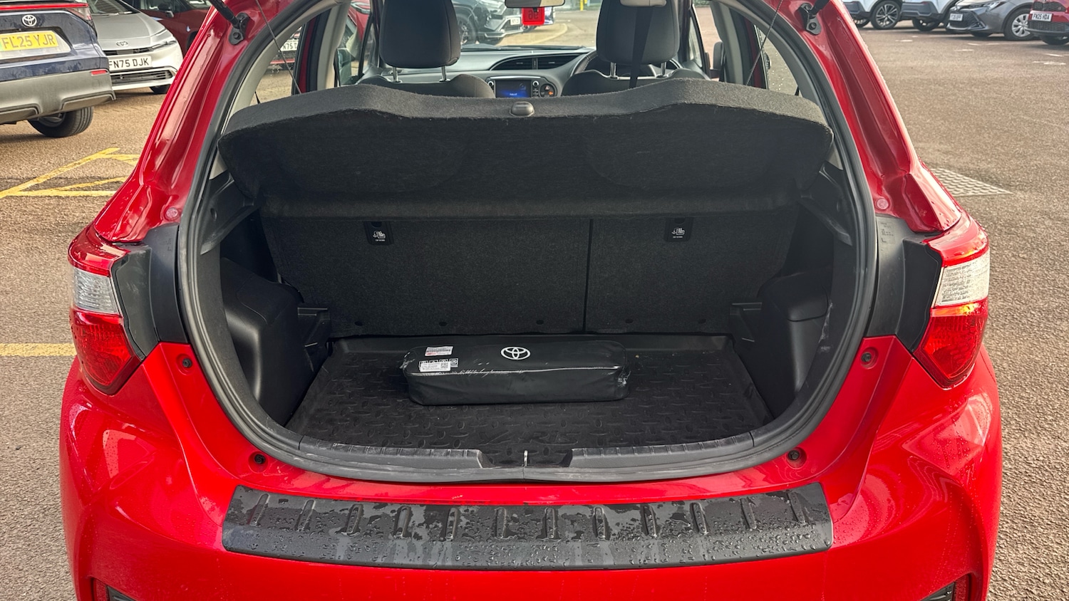 Used Toyota Yaris 2019 for sale - 76640943: Photo 14