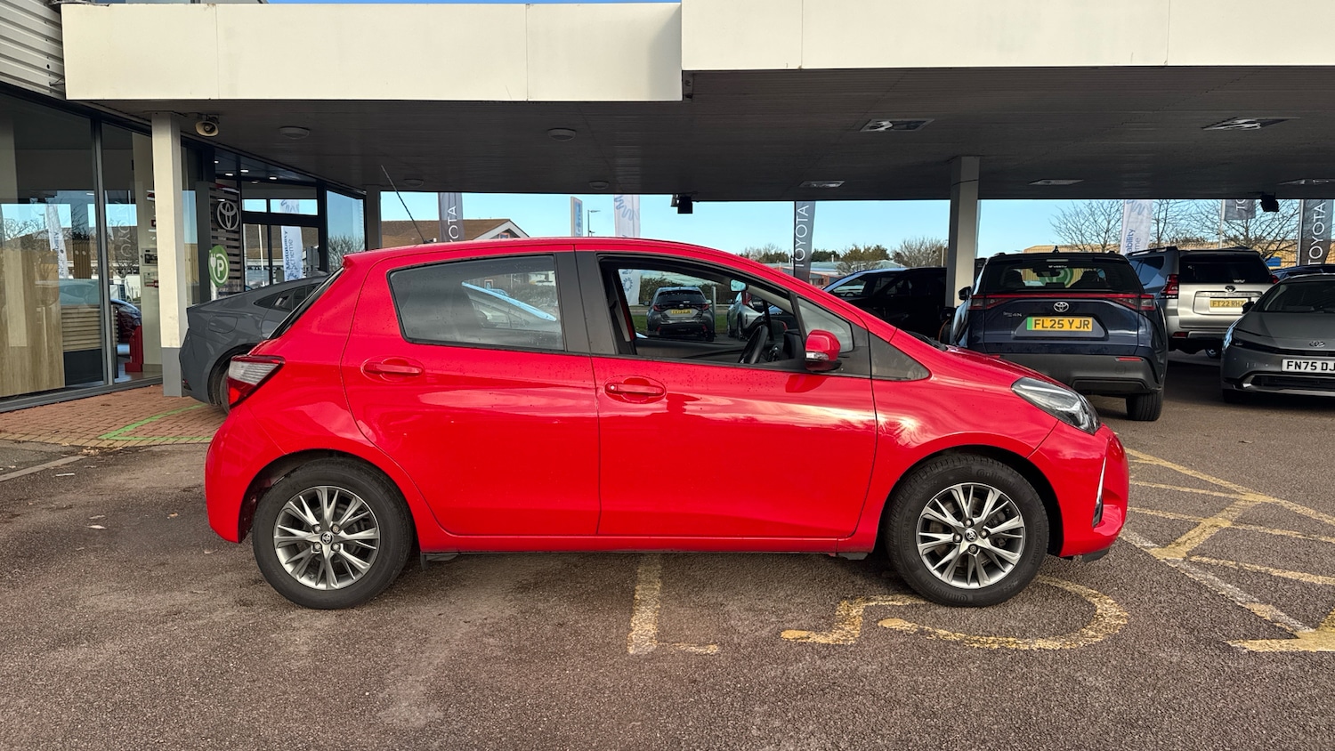 Used Toyota Yaris 2019 for sale - 76640943: Photo 16