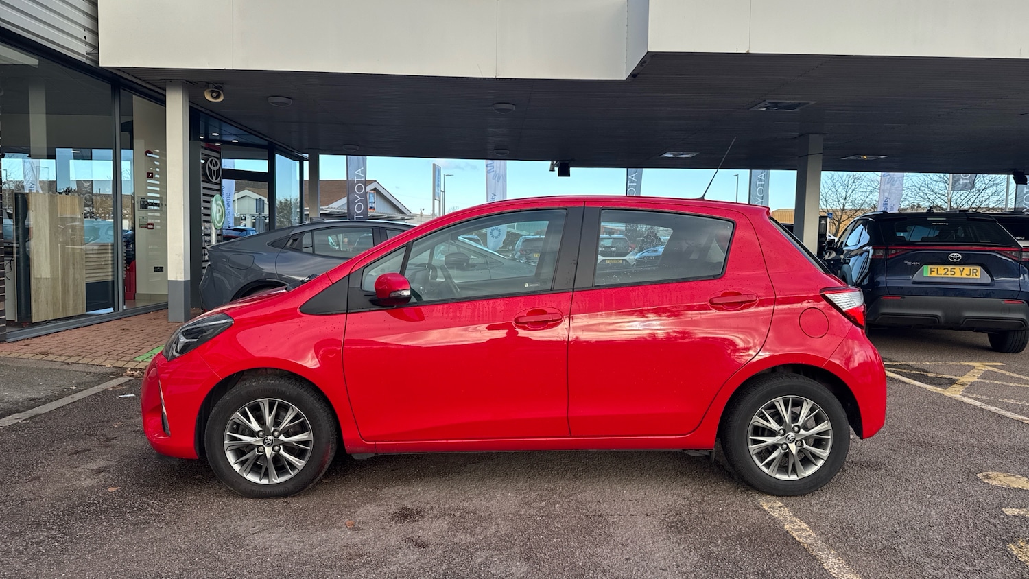 Used Toyota Yaris 2019 for sale - 76640943: Photo 17
