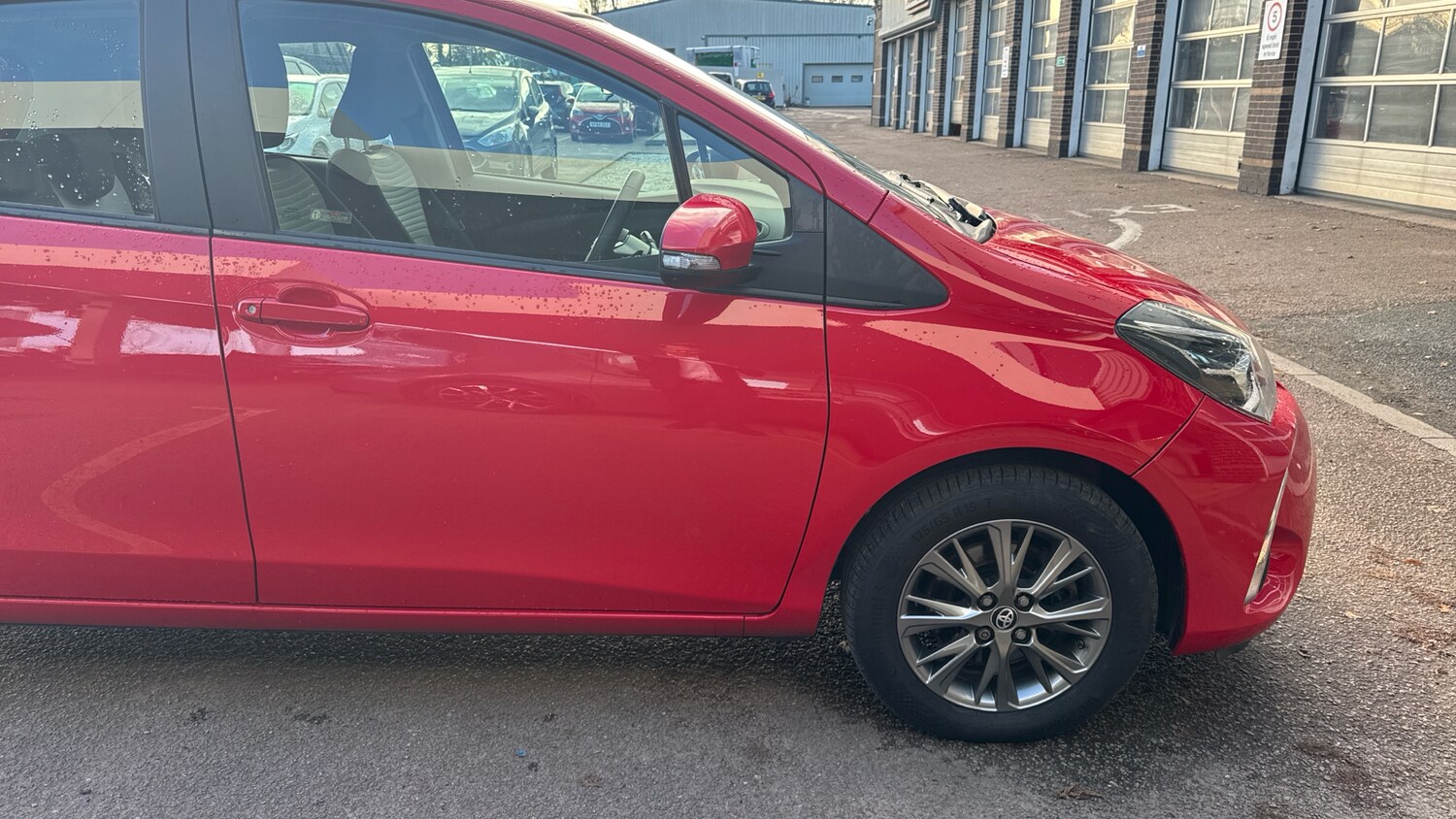 Used Toyota Yaris 2019 for sale - 76640943: Photo 29