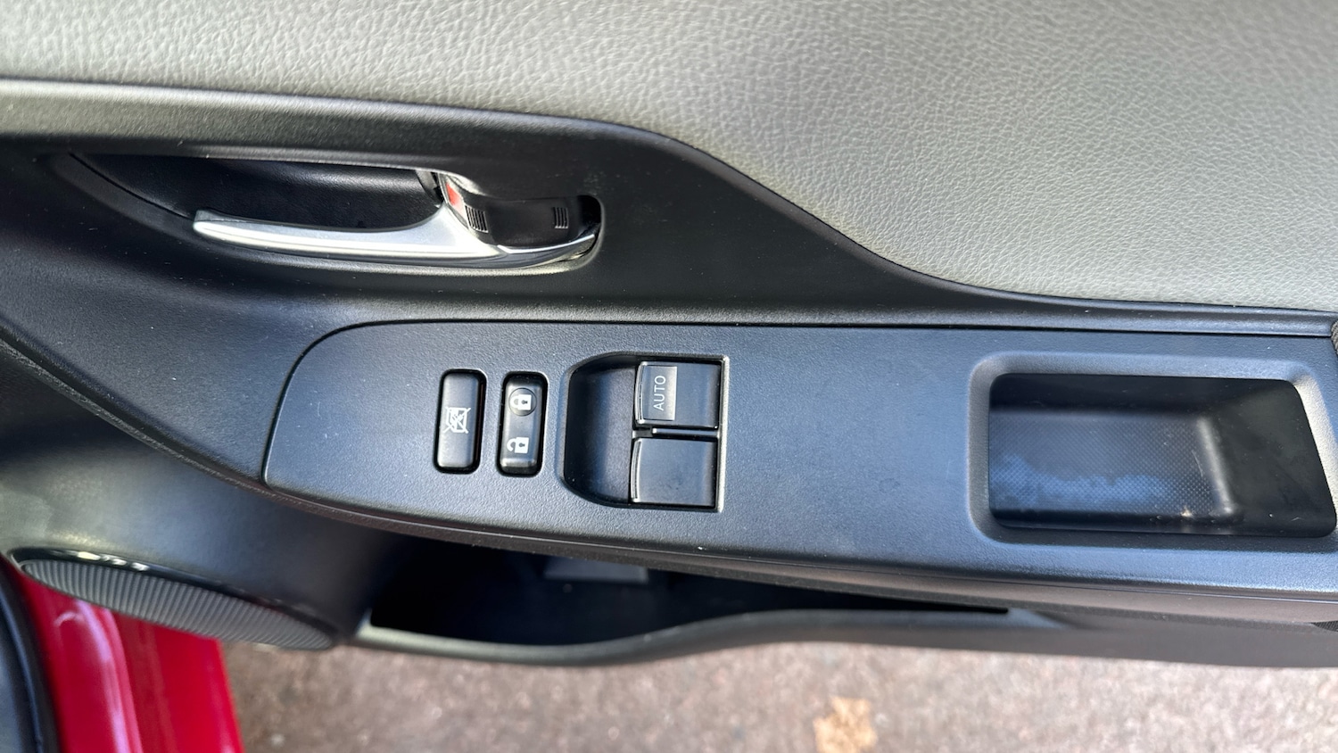 Used Toyota Yaris 2019 for sale - 76640943: Photo 31