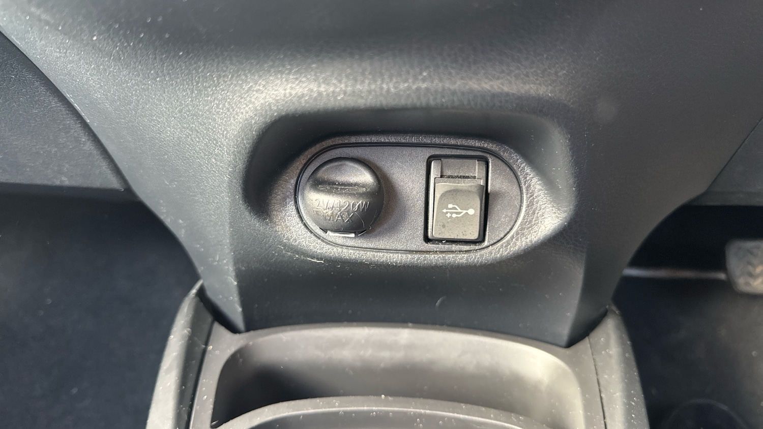 Used Toyota Yaris 2019 for sale - 76640943: Photo 35