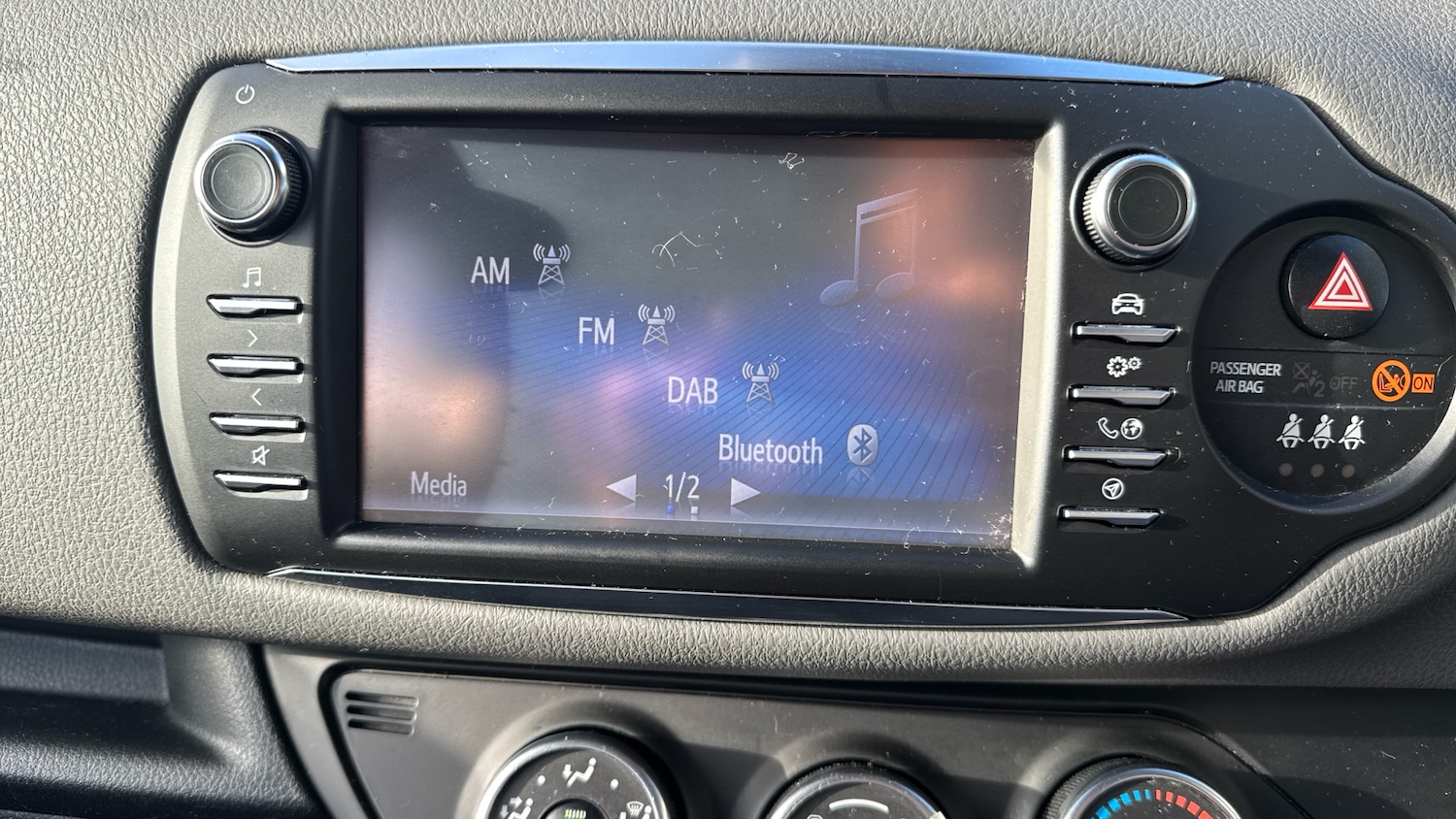 Used Toyota Yaris 2019 for sale - 76640943: Photo 37