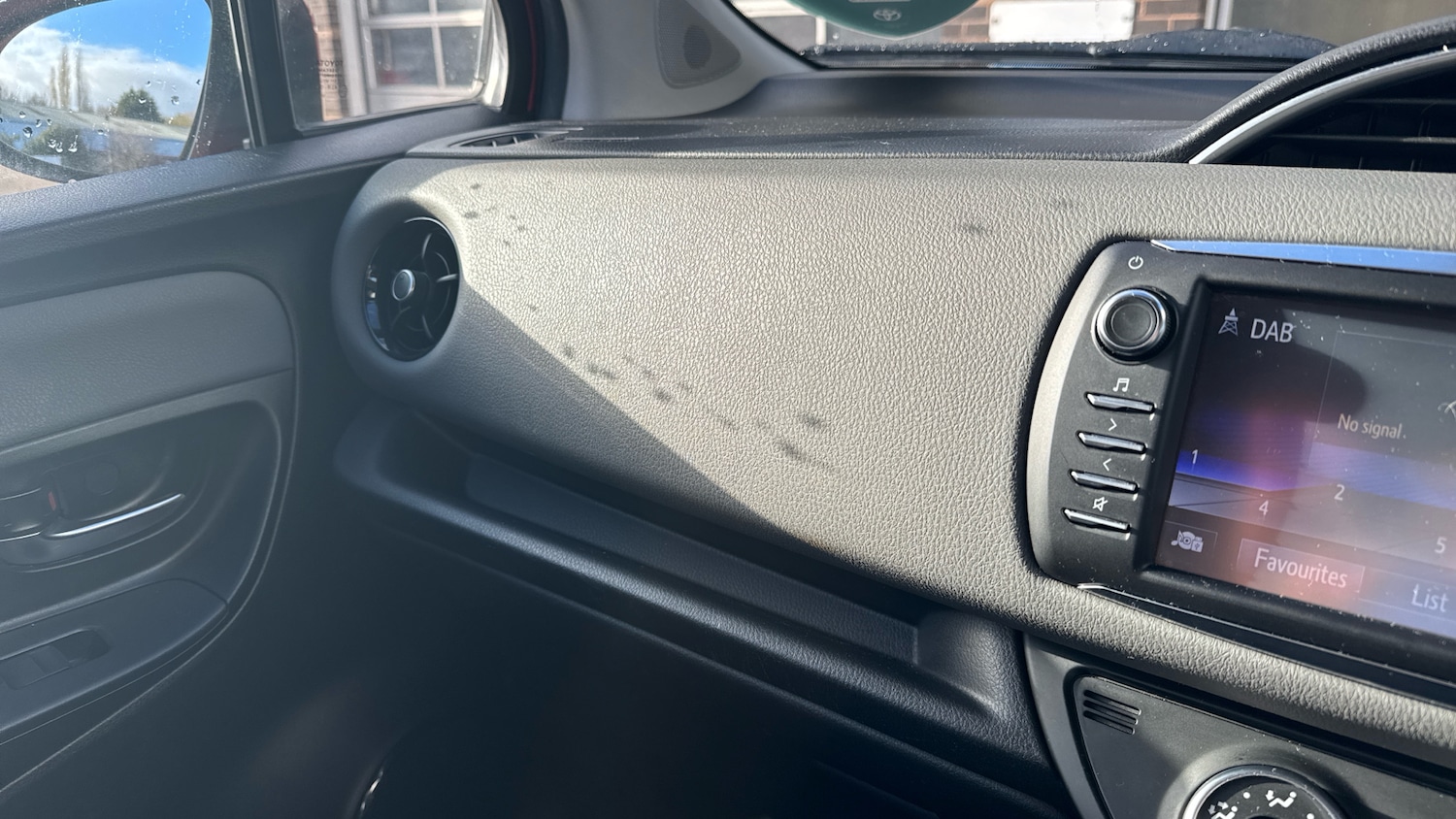 Used Toyota Yaris 2019 for sale - 76640943: Photo 38