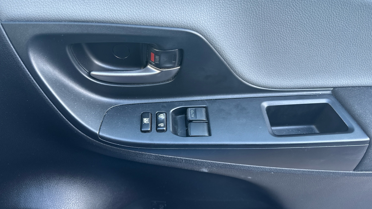 Used Toyota Yaris 2017 for sale - 77975748: Photo 36