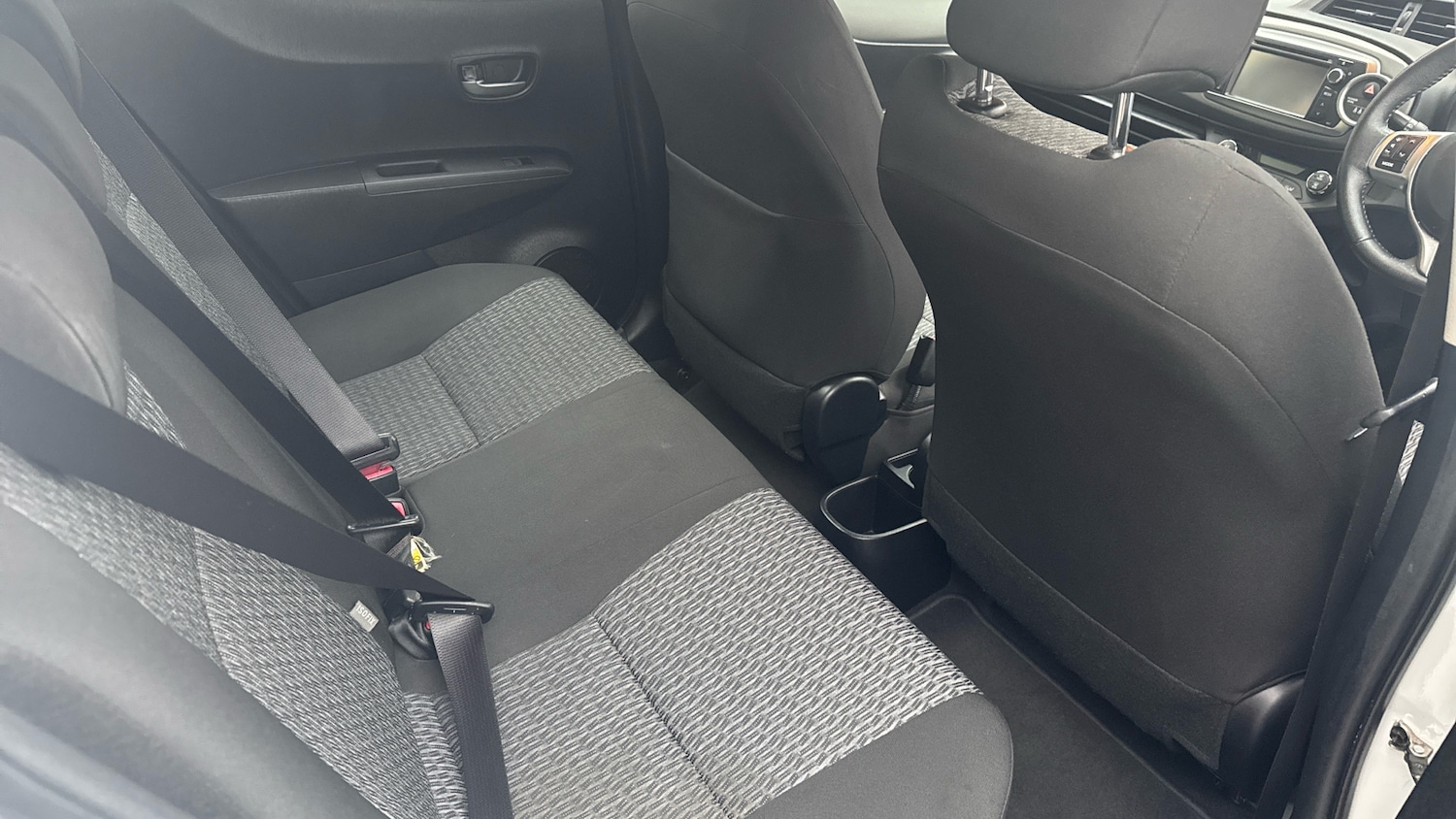 Used Toyota Yaris 2014 for sale - 77023360: Photo 12