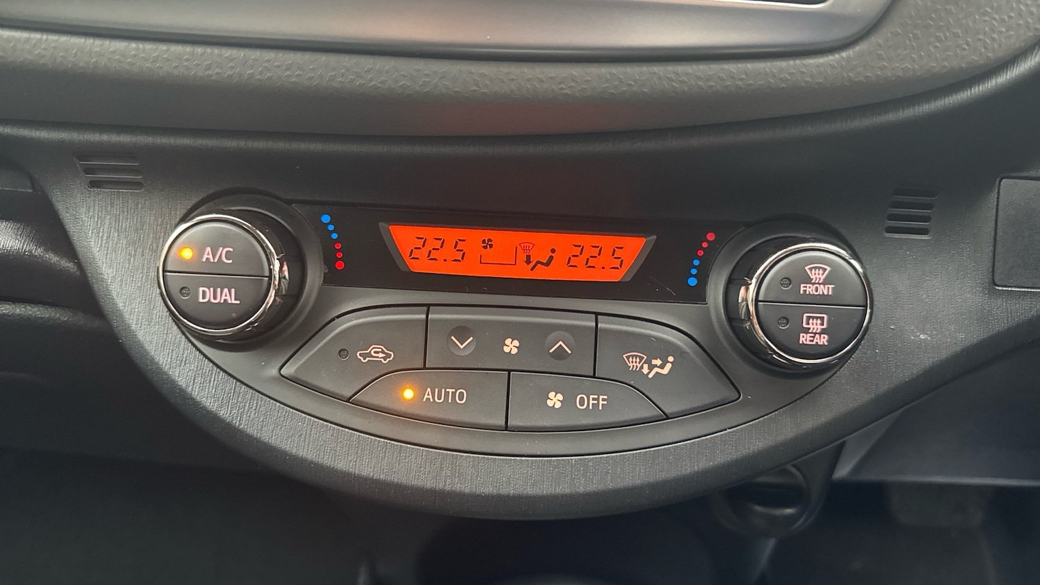 Used Toyota Yaris 2014 for sale - 77023360: Photo 21