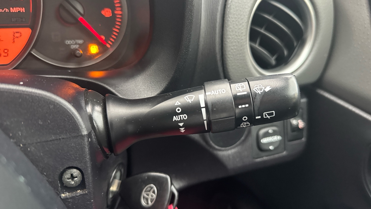 Used Toyota Yaris 2014 for sale - 77023360: Photo 26